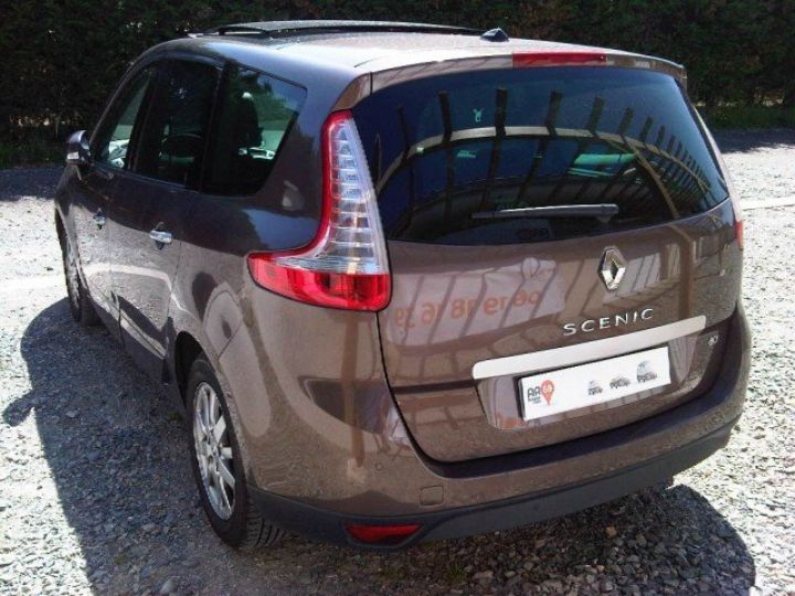 Renault Grand Scenic III PRIVILEGE DCI 110cv 7 Places Pack premium     Diesel BRUN MOKA - 22