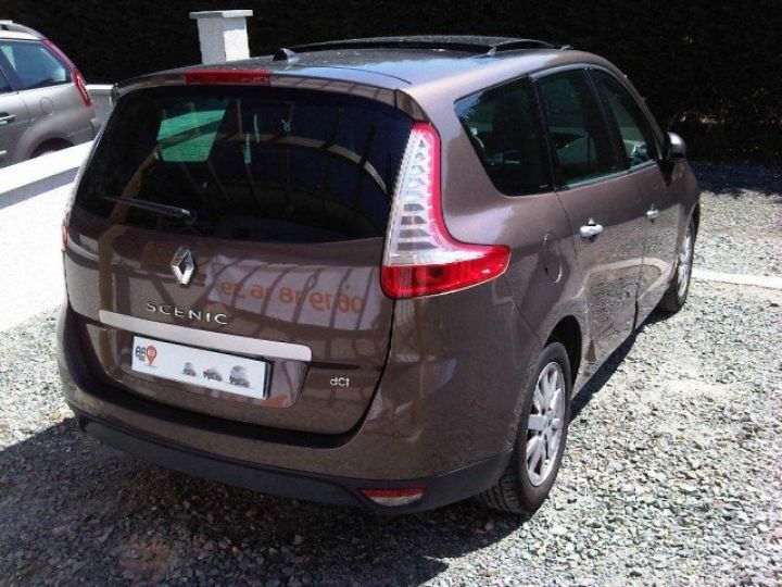 Renault Grand Scenic III PRIVILEGE DCI 110cv 7 Places Pack premium     Diesel BRUN MOKA - 24