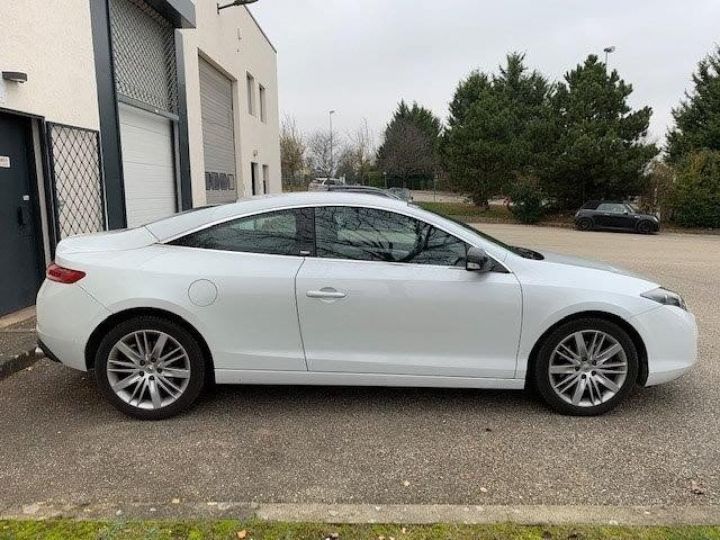 Renault Laguna COUPE 2.0 DCI 175 INTENS BVM6 4CONTROL     Diesel BLANC - 25