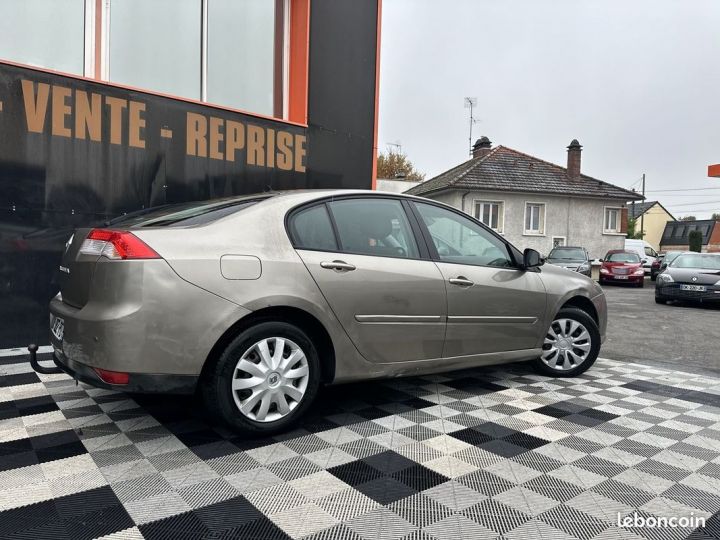 Renault Laguna III 1.5 DCI 110CH CARMINAT ECO² Beige - 8