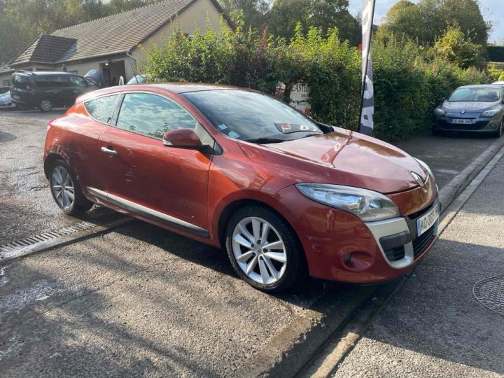 Renault Megane 2.0 dCi 1995cm3 150cv  Orange Laqué - 3