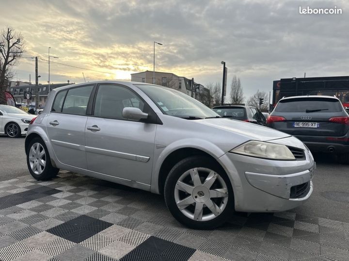 Renault Megane II 2.0 16V 135CH CONFORT DYNAMIQUE Gris - 1