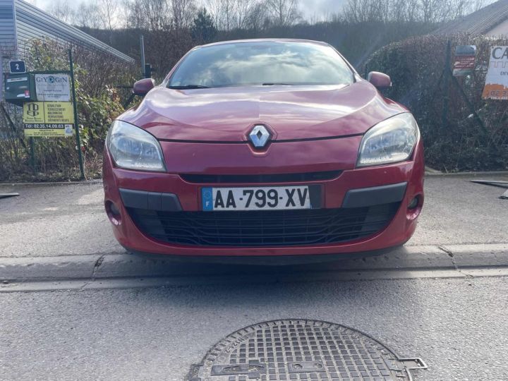 Renault Megane III 1.9 DCI 130CV Rouge Laqué - 2