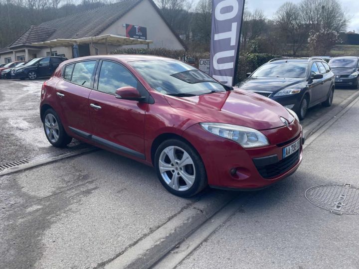 Renault Megane III 1.9 DCI 130CV Rouge Laqué - 3