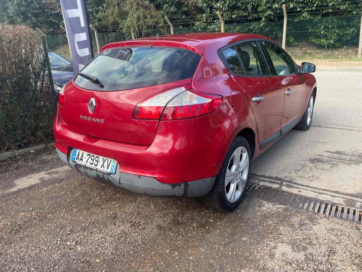 Renault Megane III 1.9 DCI 130CV Rouge Laqué - 13