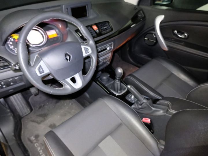 Renault Megane III COUPE 1.9 DCI 130CH FAP BOSE ECO² EURO5 Noir - 7