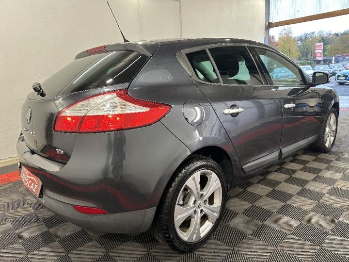 Renault Megane III  TCE 130 Dynamique  Gris Foncé - 6