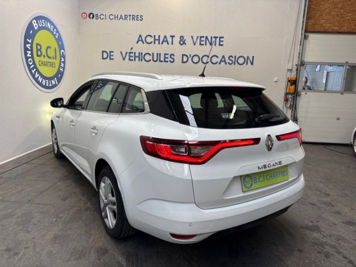 Renault Megane IV ESTATE 1.5 BLUE DCI 115CH BUSINESS Blanc - 4