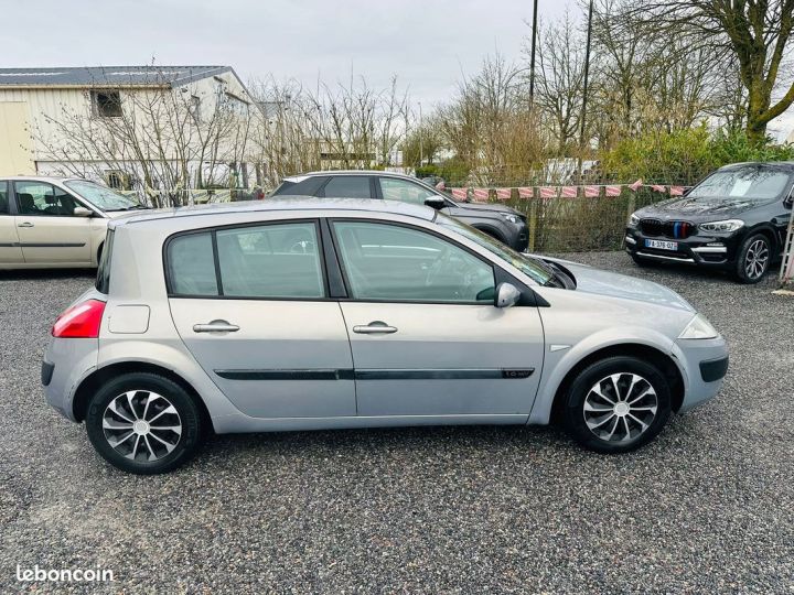 Renault Megane Mégane 1.6 Authentique GARANTIE 6 MOIS Gris - 5