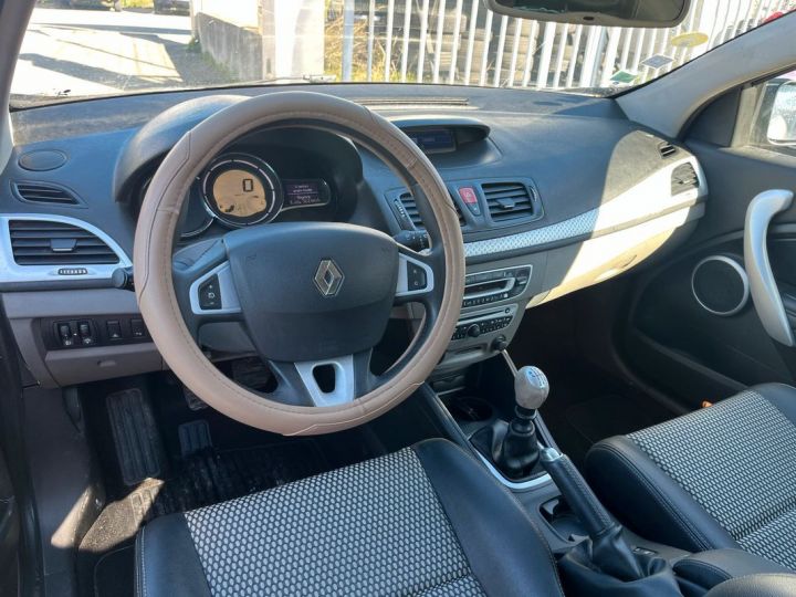 Renault Megane mégane coupe dci 110 cv xv de france Gris Occasion - 5