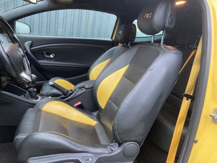 Renault Megane RENAULT MEGANE 3 RS LUXE 250 CH CHASSIS CUP  JAUNE RACING OPAQUE  - 15