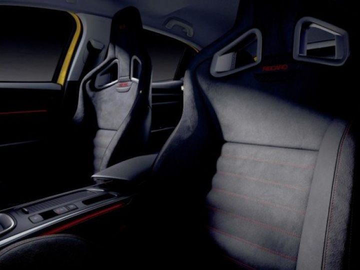Renault Megane RS ULTIME      Essence JAUNE SIRIUS - 7