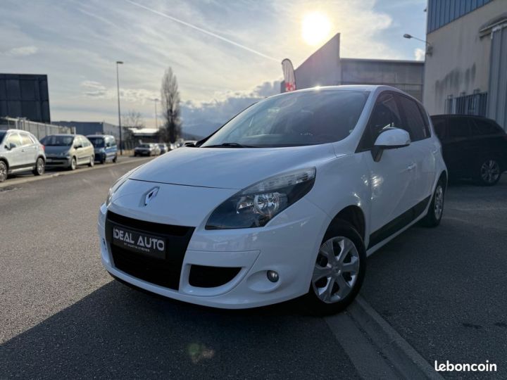 Renault Scenic III 1.5 DCI 105 Authentique Blanc - 1