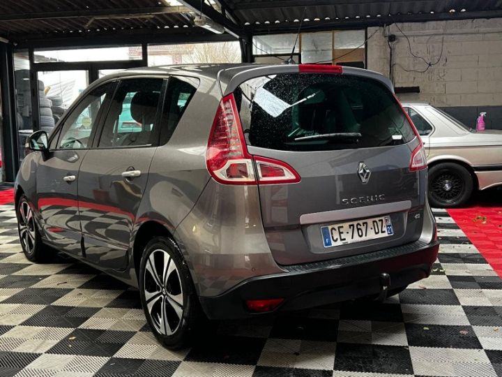 Renault Scenic III 1.5 DCI 110CH FAP BOSE EURO5 Gris F - 7