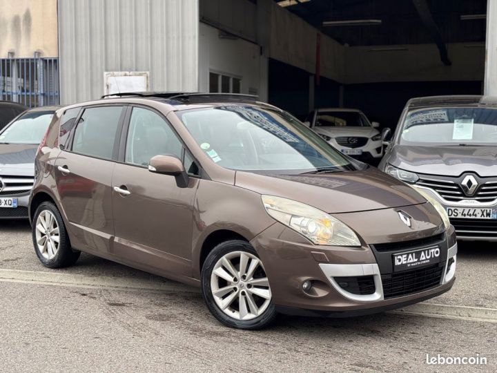 Renault Scenic III 2.0 dCi 150 Jade BVA Toit Pano Caméra Marron - 4