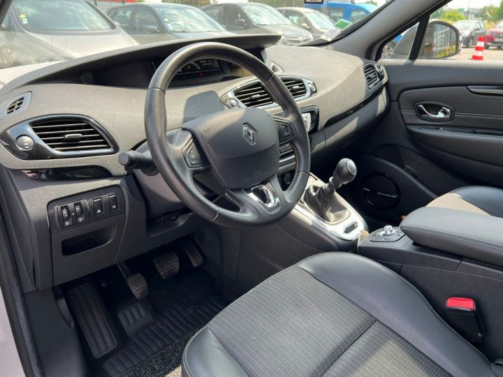 Renault Scenic III TCe 115 Energy BOSE Gris - 16