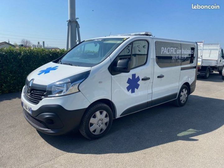 Renault Trafic 2.0 120cv ambulance 12.2019 22788ttc  - 2