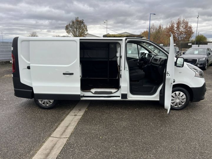 Renault Trafic Combi III L2H1 1.6 dCi 3Places Clim Régulateur Attelage 12,475 Euro H.T. BLANC - 9