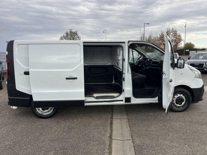 Renault Trafic Combi III L2H1 2.0 dCi 145ch 3Places Clim Régulateur Attelage 18,250Euro H.T. BLANC - 6