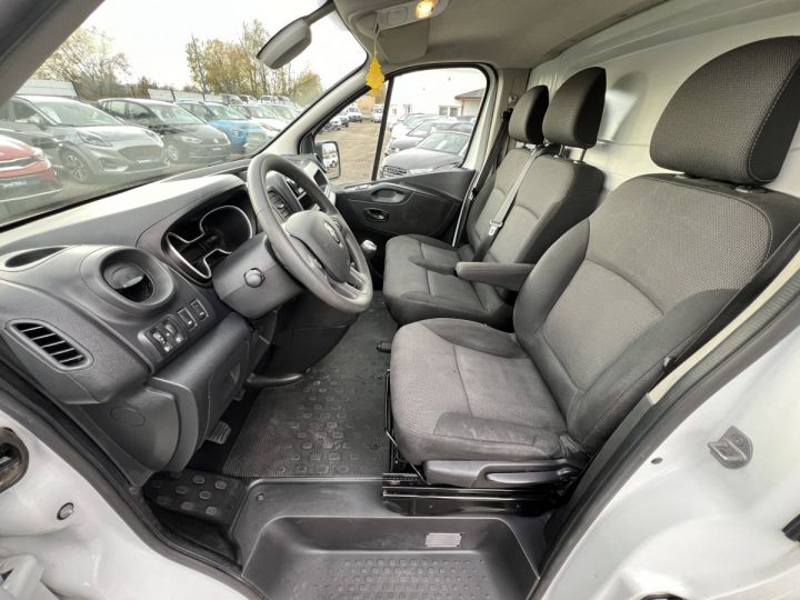 Renault Trafic Combi III L2H1 2.0 dCi 145ch 3Places Clim Régulateur Attelage 18,250Euro H.T. BLANC - 10