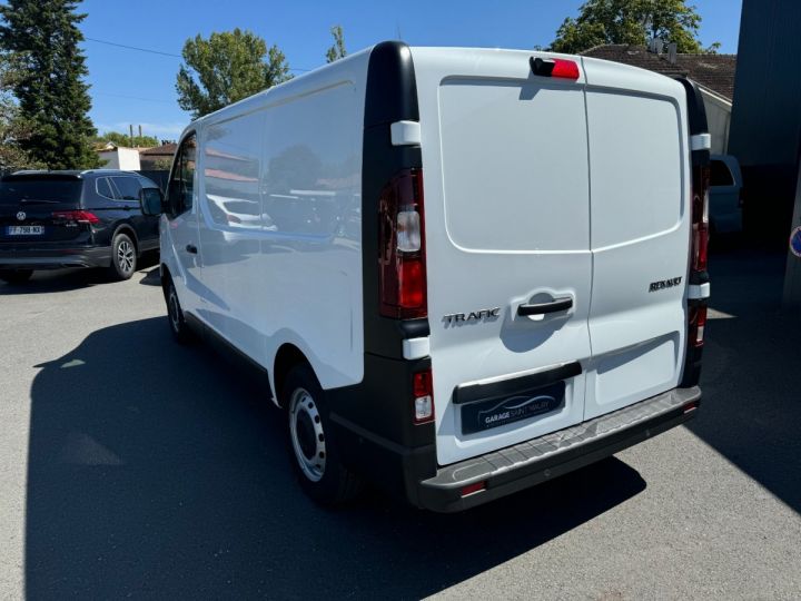 Renault Trafic FOURGON GRAND CONFORT L1H1 2,0 dci 130ch 23325 HT Blanc - 4