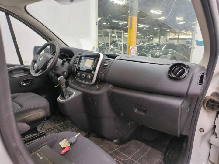 Renault Trafic Grand Cf L2H1 170CV BVA6 5 places BLANC - 6