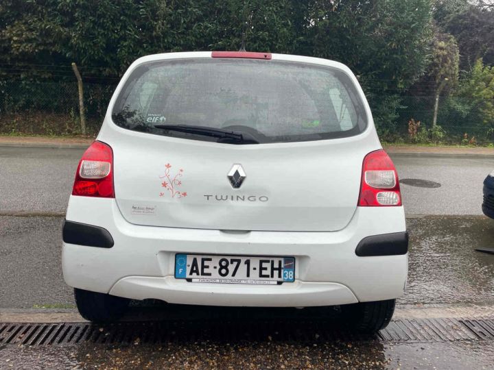 Renault Twingo II 1.2 16V 1149cm3 76cv Blanc Laqué - 12