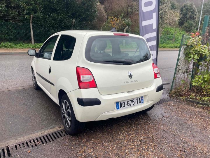 Renault Twingo II 1.2 16V 76CV Blanc Laqué - 11