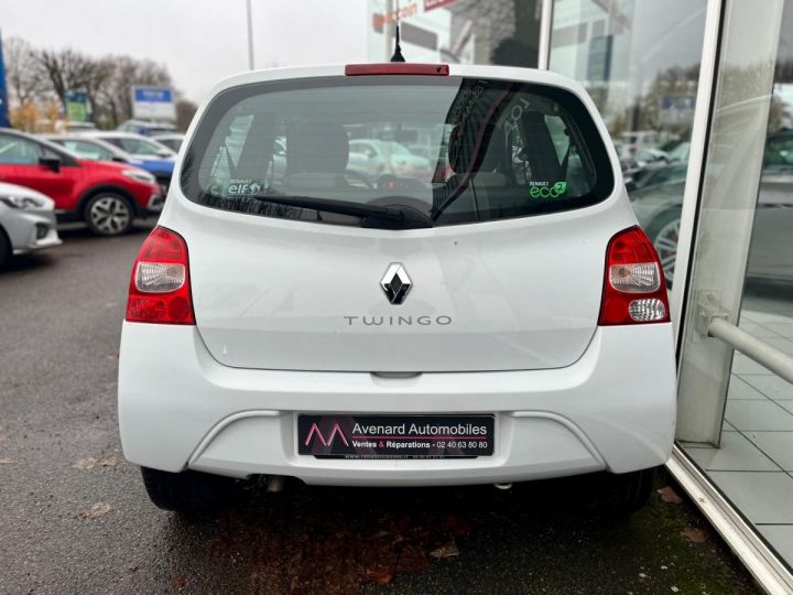 Renault Twingo II 1.2 LEV 16v 75 eco2 Authentique Euro 5 Blanc - 11