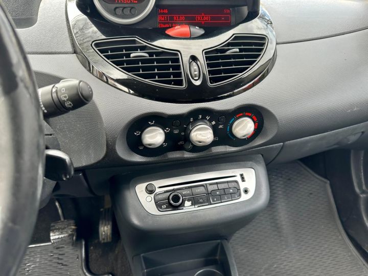 Renault Twingo II phase 2 1.2 76 DYNAMIQUE VIOLET - 10