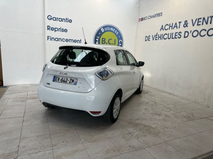 Renault Zoe LIFE CHARGE NORMALE ACHAT INTEGRAL R75 Blanc - 4