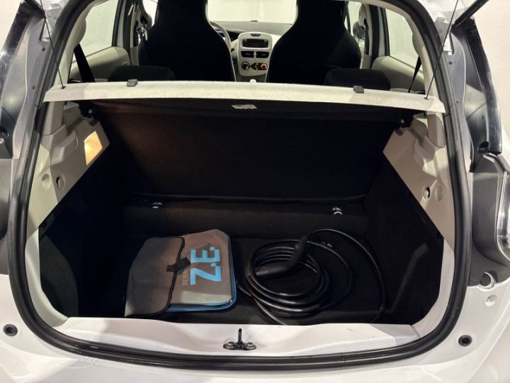 Renault Zoe LIFE CHARGE NORMALE R75 LOCATION BATTERIE Blanc - 12