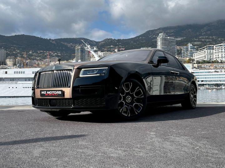 Rolls Royce Ghost BLACK BADGE V12 600 CV Black Diamond / Petra Gold Vendu - 1