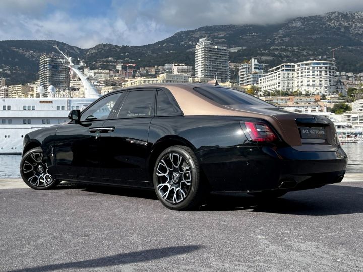 Rolls Royce Ghost BLACK BADGE V12 600 CV Black Diamond / Petra Gold Vendu - 15