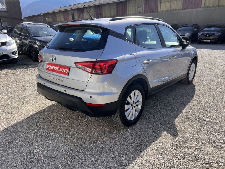 Seat Arona 1.0 ECOTSI 95CH START/STOP STYLE BUSINESS / CRITERE 1 / DISTRIBUTION A CHAINE / Gris - 4