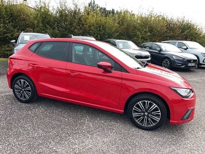 Seat Ibiza 1.0 MPI 80 ch S/S BVM5 Urban Rouge - 3