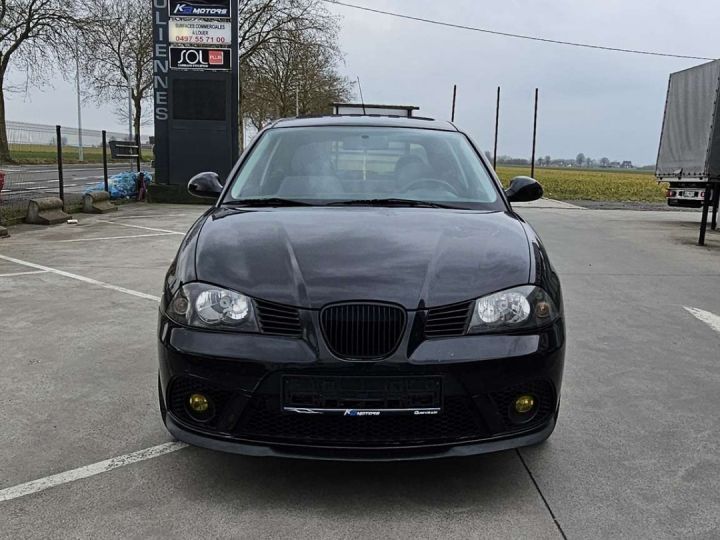 Seat Ibiza 1.2i Toit ouvrant Ligne sportive Noir Métallisé - 2