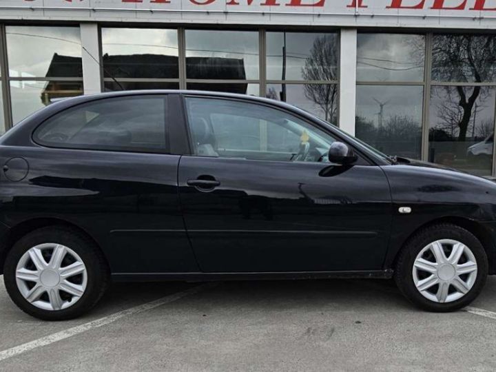 Seat Ibiza 1.2i Toit ouvrant Ligne sportive Noir Métallisé - 4