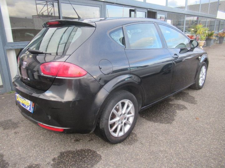 Seat Leon 2.0 TDI Style DSG Noir - 4