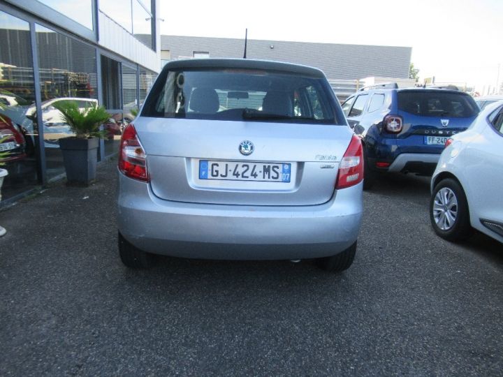 Skoda Fabia 1.2 TDI 75 CR FAP GreenLine Gris Clair - 5