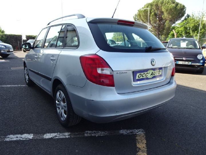 Skoda Fabia Combi 1.6 TDI 75 Active Gris Clair - 4