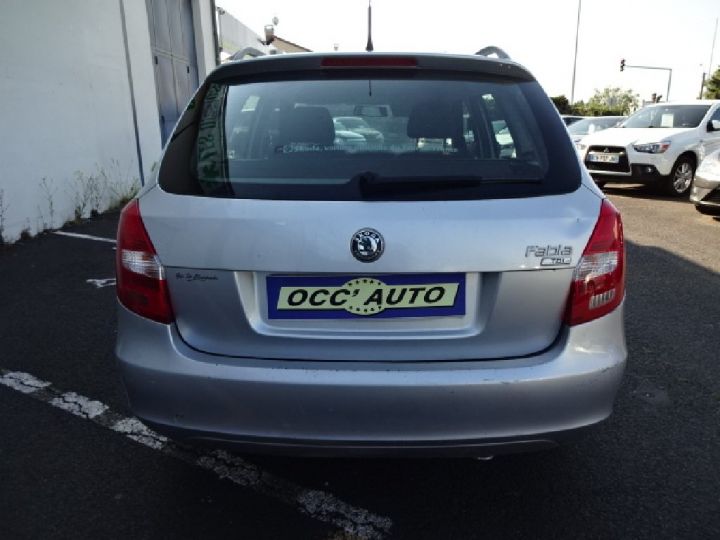 Skoda Fabia Combi 1.6 TDI 75 Active Gris Clair - 5