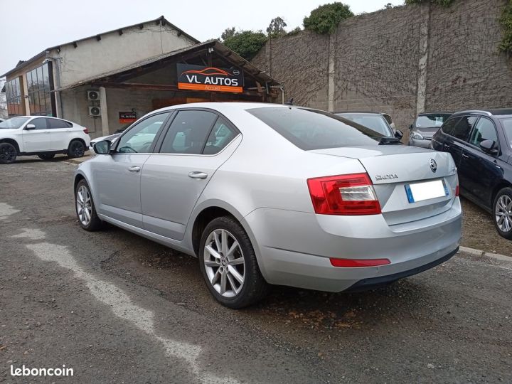 Skoda Octavia 2.0 TDI 150 cv DSG6 Année 2016 Boîte automatique Gris - 3