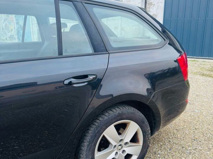 Skoda Octavia Break TDI dsg Noir - 3