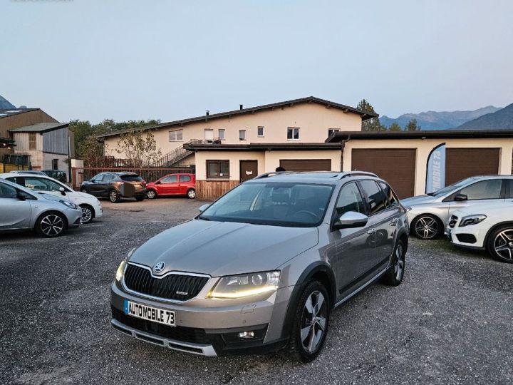 Skoda Octavia Combi 2.0 tdi 150 scout 4x4 07-2016 GARANTIE 12 MOIS ATTELAGE TOE CUIR ALCANTARA XENON  - 1