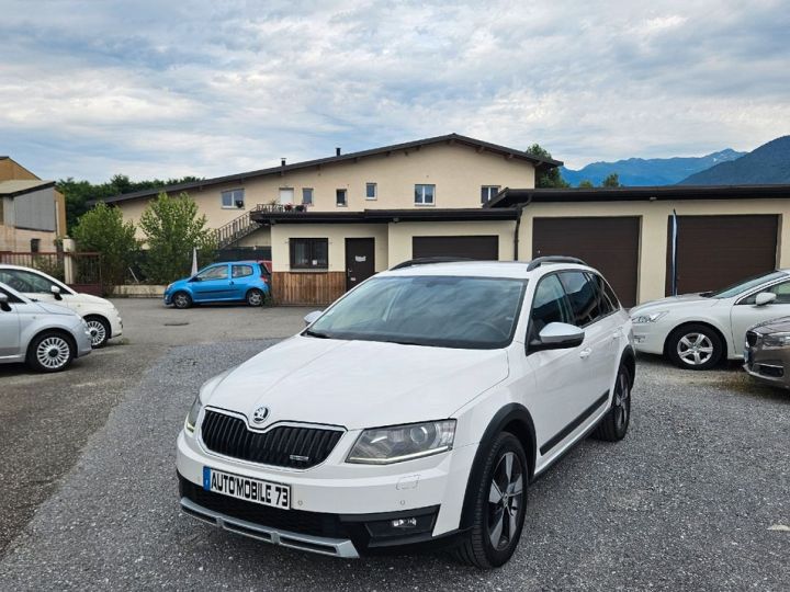 Skoda Octavia Combi 4x4 2.0 tdi 184 scout dsg 11-2015 GARANTIE 12 MOIS ATTELAGE GPS REGULATEUR  - 1