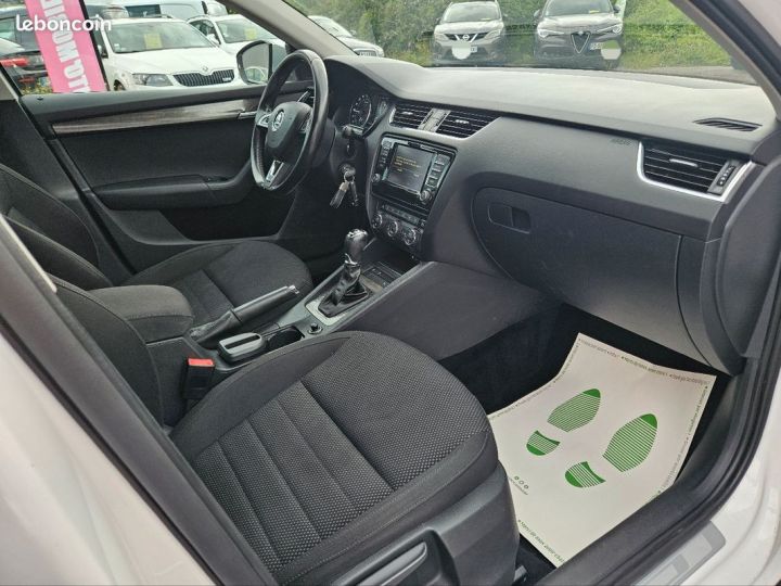 Skoda Octavia Combi 4x4 2.0 tdi 184 scout dsg 11-2015 GARANTIE 12 MOIS ATTELAGE GPS REGULATEUR  - 4