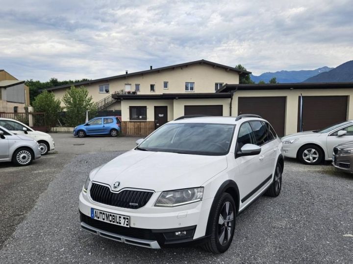 Skoda Octavia III 2.0 TDI 184ch CR FAP Scout DSG6 4x4 Blanc - 1