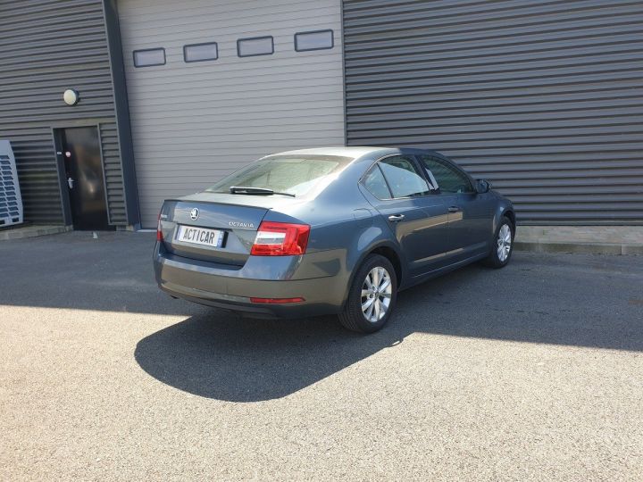 Skoda Octavia iii phase 2 1.6 tdi 116 active Gris Anthracite Occasion - 23