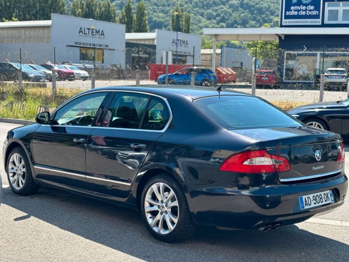 Skoda Superb 2.0 TDI 140 En l’état Noir - 2